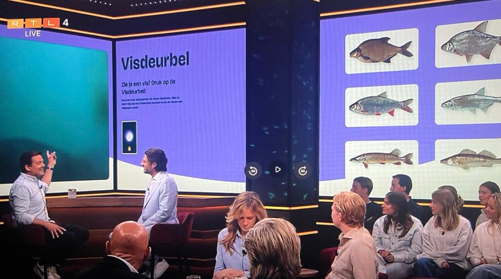 De Visdeurbel at Dutch TV Program Renze